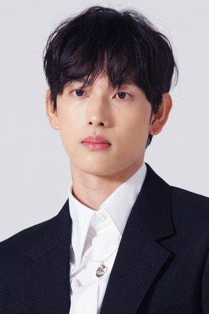 Yim Si-wan Yim Si-wan